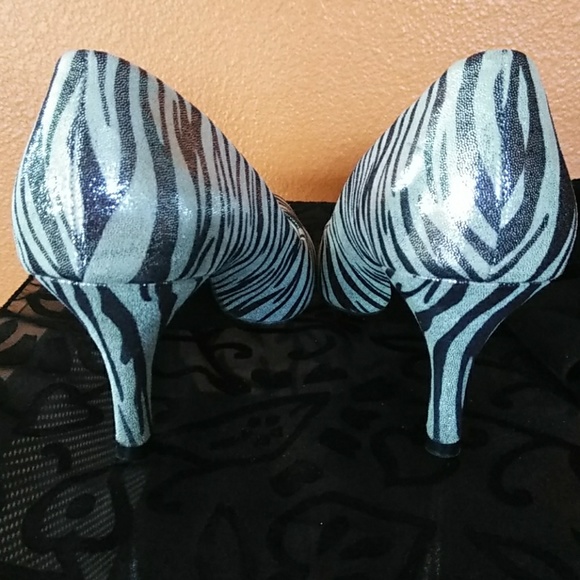Stilletos Shimmer Zebra Style print - Picture 3 of 5